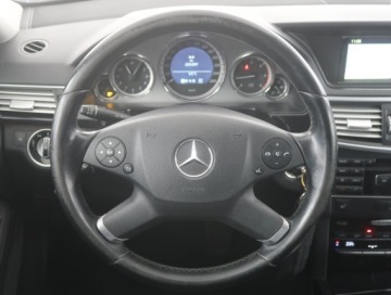 Mercedes Klasa E W212 Kombi 220 CDI BlueEFFICIENCY 170KM 2011 Mercedes E E 220 CDI, 167 KM, Automat, Navi, zdjęcie 14