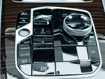 BMW X5 G05 SUV Facelifting 3.0 30d 298KM 2025 BMW X5 xDrive30d Sport Suv 3.0 (298KM) 2025, zdjęcie 8