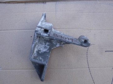 ŁAPA WSPORNIK SKRZYNI BIEGÓW VW PASSAT B3 027145531