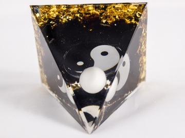 PIRAMIDA PIRAMIDKA ORGONIT KWARC DYMNY MORION AGAT YIN YANG UZIEMIENIE 5cm