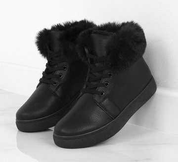 ЧЕРНЫЕ КОЖАНЫЕ КРОССОВКИ С УТЕПЛЕННЫМИ ПЛАСТИНАМИ