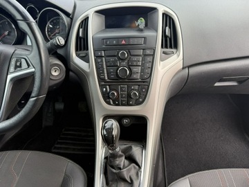 Opel Astra J Sports Tourer 1.7 CDTI ECOTEC 110KM 2012 Opel Astra 1,7 diesel 110KM, zdjęcie 10