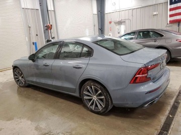 Volvo S60 III 2022 Volvo S60 B5 Momentum 2022 2.0L 2.0 Benzyna 247KM, zdjęcie 1