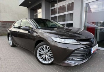 Toyota Camry IX Sedan 2.5 Hybrid Dynamic Force 218KM 2020 Toyota Camry salon Polska, Head-Up, FV-VAT 23, 1 rej 21r. 2.5 Hybryda