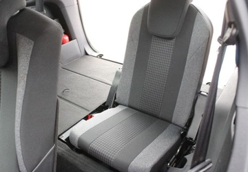 Peugeot 5008 II Crossover Facelifting 1.2 PureTech 130KM 2022 Peugeot 5008 Active Pack EAT8 2022 Od RiA 1.2 Benzyna 130KM, zdjęcie 8