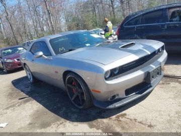 Dodge Challenger III 2015 Dodge Challenger 2015 Dodge Challenger 2dr Cpe SRT 392 6.4 Benzyna 485KM, zdjęcie 8