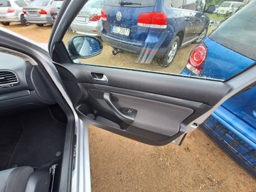 Volkswagen Golf VI Variant 1.6 TDI-CR DPF BlueMotion 105KM 2011 Volkswagen Golf Wersja Style Klimatronik, zdjęcie 26