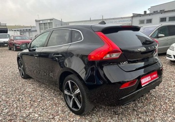 Volvo V40 II Hatchback Facelifting 2.0 D2 120KM 2018 Volvo V40 , R- Design , nawigacja , skorzane fotele 2.0 Diesel 120KM, zdjęcie 6