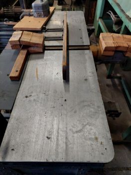 Двухножевой строгальный станок австрийской компании Graf.