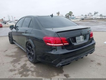 Mercedes Klasa E W212 2015 Mercedes-Benz Klasa E 63 AMG S 4Matic 2015 5.5l 5.5 Benzyna 577KM, zdjęcie 3