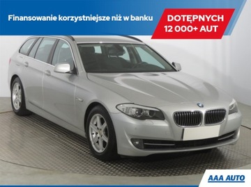 BMW Seria 5 F10-F11 Touring 520d 184KM 2010 BMW 5 520d, 181 KM, Navi, Xenon, Bi-Xenon, Klima