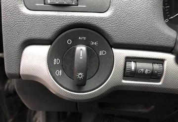 Выключатель света Skoda Octavia 2 08-13