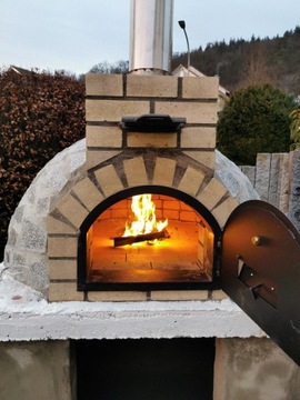 ПИЦЦА, ХЛЕБ, ПЕЧЬ, ОБОГРЕВАННАЯ ТОСКАНСКИМ ДЕРЕВОМ