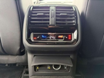 Volkswagen Arteon Fastback Facelifting 2.0 TDI 200KM 2021 Volkswagen Arteon 2.0TDI 200KM R-L 4X4 DSG Kamera ACC DCC Keyless NiskPrze, zdjęcie 37