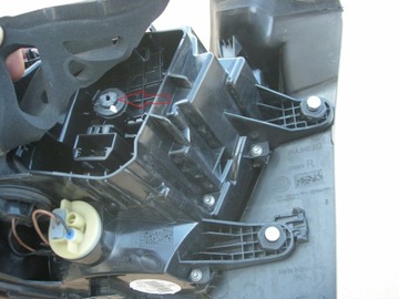 ЛАМПА RT В КРЫЛЕ VW TIGUAN II LED 5NA945096D