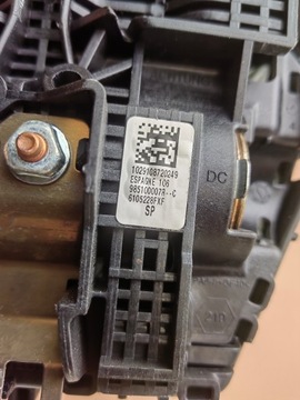 AIR NÁDRŽ ULOŽENÍ VZDUCHOVÁ ŘIDIČE RENAULT MEGANE III 985100007R