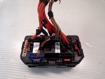 БЛОК ПРЕДОХРАНИТЕЛЕЙ BMW F30 F31 F32 9389068