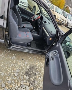 Renault Clio II Hatchback 1.2 i 16V 75KM 2004 Renault Clio Renault Clio 1.1 Benzyna 75KM, zdjęcie 8