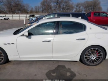 Maserati Ghibli III 2021 Maserati Ghibli S Granlusso 2021 3.0 Benzyna 424KM, zdjęcie 2