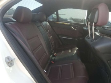 Mercedes Klasa E W212 2014 Mercedes-Benz Klasa E 63 AMG-S 2014 5.5l 5.5 Benzyna 577KM, zdjęcie 10