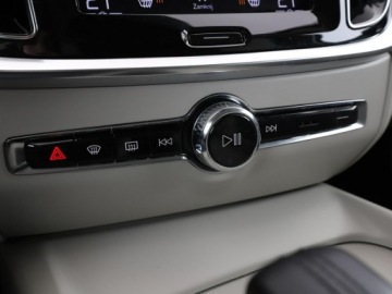 Volvo V60 II  2021 Volvo V60 mHEV automat full LED jasne wnętrze, zdjęcie 28
