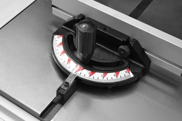 SAW SIGNATURE ПИЛЬНЫЙ СТАНОК 3000 мм 4,5 кВт CORMAK