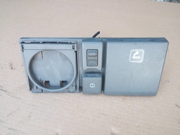 CUPHOLDER POPIELNICZKA PRZEŁĄCZNIK VITO W638 A6388130302