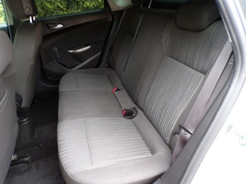 Opel Astra J Hatchback 5d 1.6 Twinport ECOTEC 115KM 2010 Opel Astra KLIMATYZACJA, zdjęcie 28