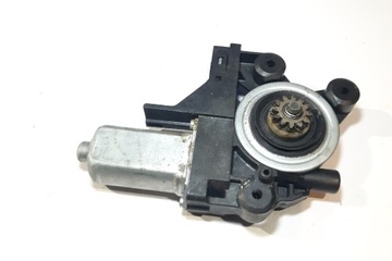 MOTOREK OKNO PŘEDNÍCH PRAVÝCH DVEŘE VOLVO V70 II (SW) 970714101 2.4L