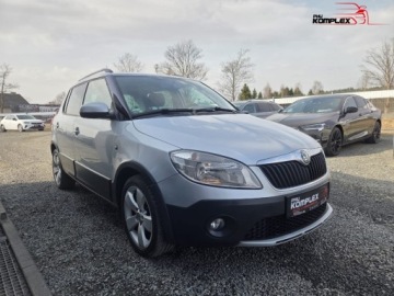 Skoda Fabia II Hatchback Facelifting 1.2 TSI 85KM 2011 Skoda Fabia SCOUT 1.2 Benzyna 86KM Serwis ASO 1.2 Benzyna 86KM, zdjęcie 3