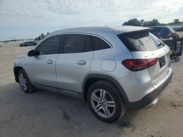 Mercedes GLA II 2021 Mercedes-Benz GLA 2021 MERCEDES-BENZ GLA 250 2.0 Benzyna 221KM, zdjęcie 2