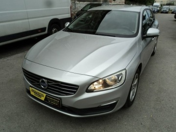 Volvo V60 I Kombi Facelifting 1.6 T3 150KM 2014 Volvo V60 sprzedam ładne VOLVO V60 1.6 B 150KM