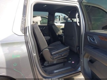 Chevrolet Suburban GMT900 2022 Chevrolet Suburban Premier 2022 5.3l 5.3 Benzyna 355KM, zdjęcie 11