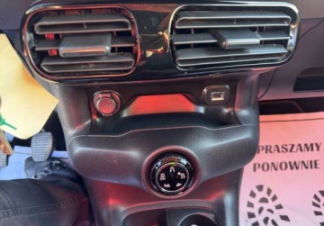 Citroen C4 Cactus Crossover Facelifting 1.2 PureTech 110KM 2018 Citroen C4 Cactus bezwypadekserwispanoramajak nowe 1.2 Benzyna 110KM, zdjęcie 20