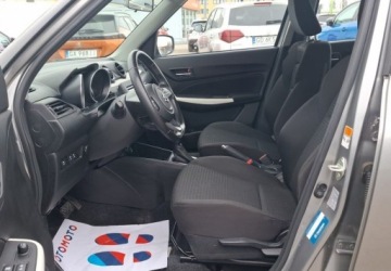 Suzuki Swift VI Hatchback Facelifting 1.2 DualJet SHVS 83KM 2021 Suzuki Swift 1.2 Dualjet SHVS Premium CVT 1.2 Benzyna 83KM, zdjęcie 10