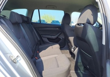 Skoda Octavia IV Scout 1.5 TSI ACT 150KM 2023 Skoda Octavia Ambition 1.5 TSI 150 KM Kamera LED Czujniki Climatronic, zdjęcie 10