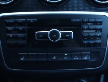 Mercedes Klasa A W176 Hatchback 5d Facelifting 180 122KM 2015 Mercedes A A 180, Serwis ASO, Klima, Klimatronic, zdjęcie 14