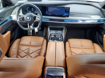 BMW Seria 7 G70 2023 BMW Seria 7 740I 2023 3.0 Benzyna 375KM, zdjęcie 8