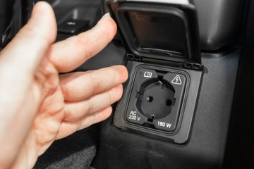 Land Rover Defender IV (L663) 130 5.0  500KM 2023 Land Rover Defender 130 5.0 V8 500KM. Gwarancja!, zdjęcie 36