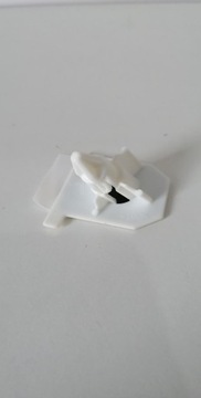 Toyota RAV4 klips tylnej szyby 6481942040