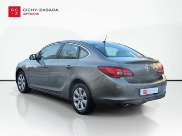 Opel Astra J Sedan 1.4 Turbo ECOTEC 140KM 2017 Opel Astra Salon PL 1.4T Zadbany 1.4 Benzyna 140KM, zdjęcie 2