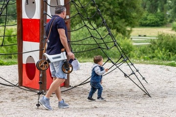 ROWER BIEGOWY JEŹDZIK 2w1 BIAŁY + PASEK DO NOSZENIA DLA RODZICA