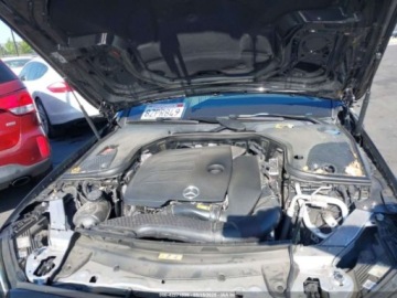 Mercedes Klasa E W213 2022 Mercedes-Benz Klasa E 350 2022 2.0l 2.0 Benzyna 255KM, zdjęcie 8