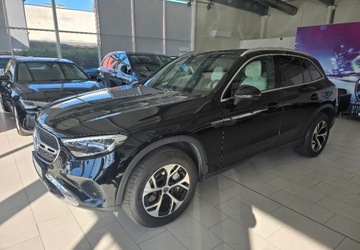 Mercedes GLC C254/X254 2023 Mercedes-Benz GLC Salon Polska Aut 9G 4x4 5L gwarancji 313KM Hybryda PlugIN