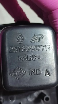 DACIA DUSTER 2016 PANEL ŘÍZENÍ ZÁSLEPKA