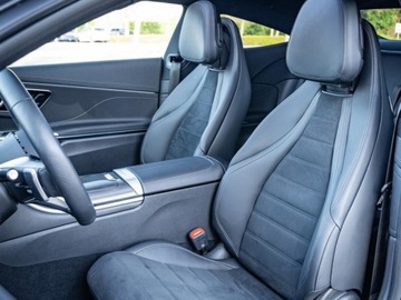 Mercedes CLE Coupe 2.0 300 258KM 2025 MERCEDES-BENZ CLE 300 4-Matic AMG Line 2.0 (258KM) 2025, zdjęcie 6