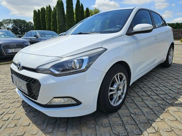Hyundai i20 I Hatchback 5d Facelifting 1.4 CVVT 100KM 2015 Hyundai i20 1,4 benzyna 100KM automat salon polska