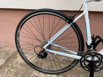 Шоссейный велосипед Giant Defy, Shimano 105 2x11