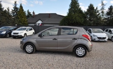 Hyundai i20 I Hatchback 5d Facelifting 1.2 DOHC 85KM 2013 Hyundai i20 LIFT Benzyna 1.2 Klimatyzacja 1.2 Benzyna 85KM, zdjęcie 2