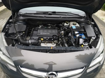 Opel Astra J Sports Tourer Facelifting 1.4 Turbo ECOTEC 140KM 2013 Opel Astra 1.4 16v 140KM Klimatronik Tempomat, zdjęcie 24